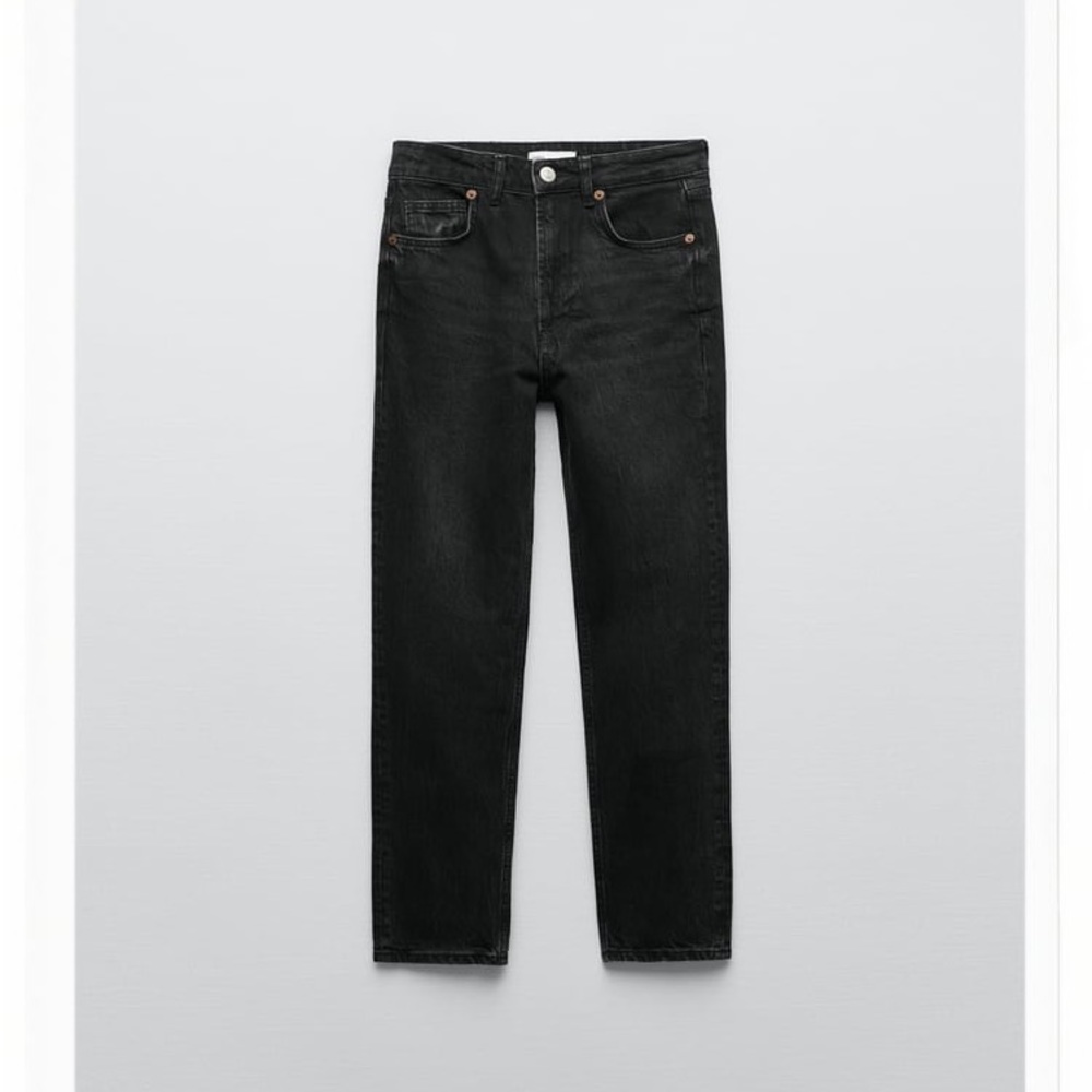 ZARA TRF MOM FIT COMFORT JEANS
BLACK SIZE 6